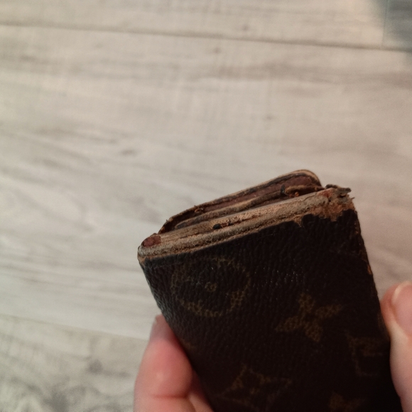 LOUIS VUITTON Key Case Monogram - Picture 3 of 12
